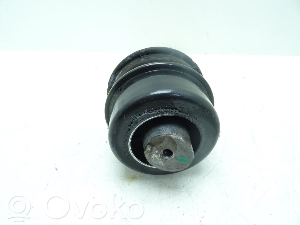 Engine mount bracket