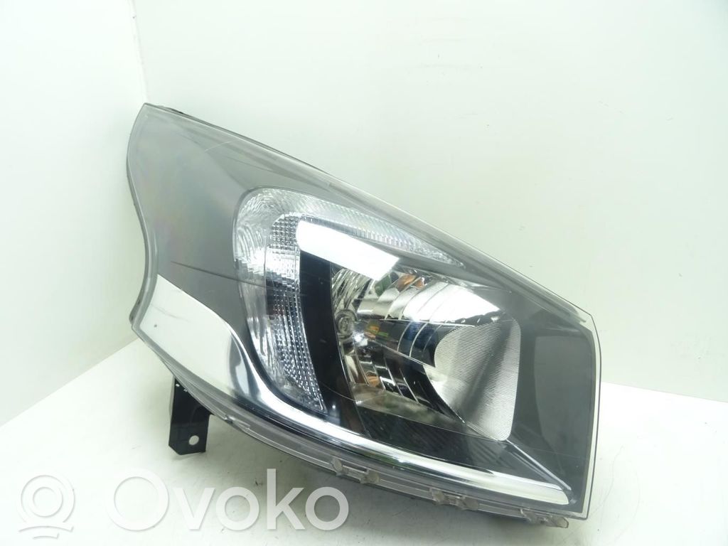 Opel Vivaro Scheinwerfer 