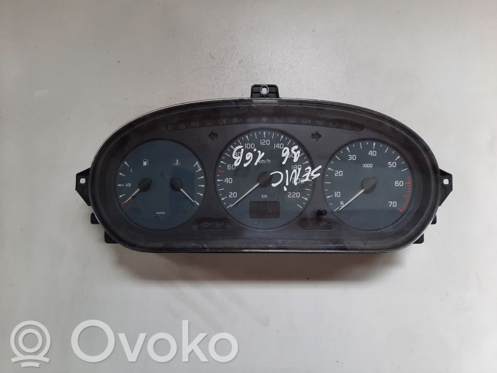 Renault Scenic I Geschwindigkeitsmesser Cockpit 