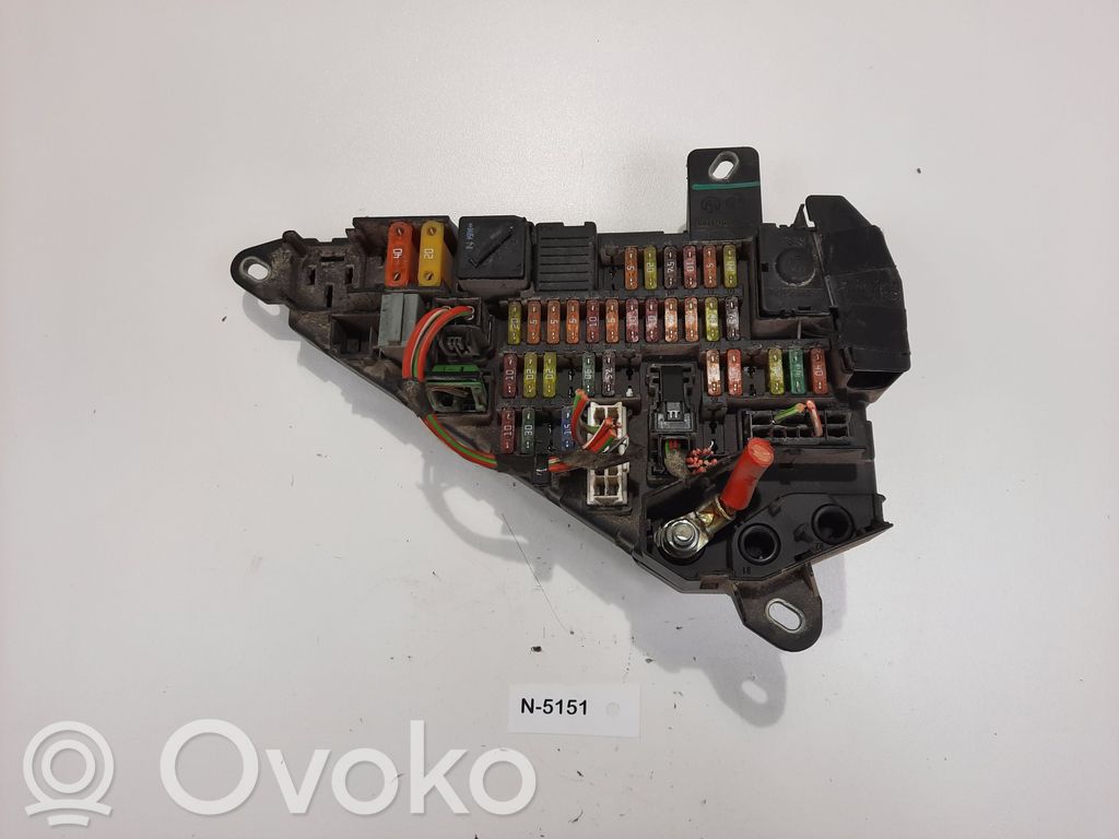 BMW 5 E60 E61 Saugiklių blokas 