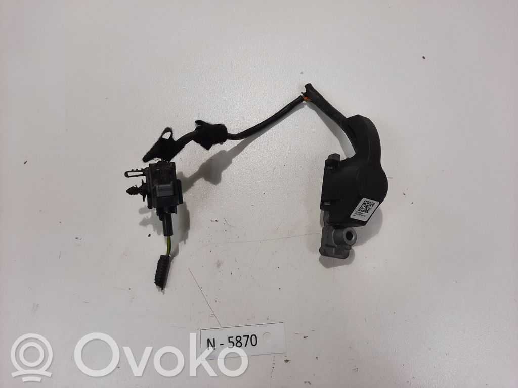 Volvo V40 Airbagsensor Crashsensor Drucksensor 