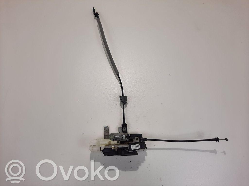 Volvo V40 Priekšpusē slēdzene 
