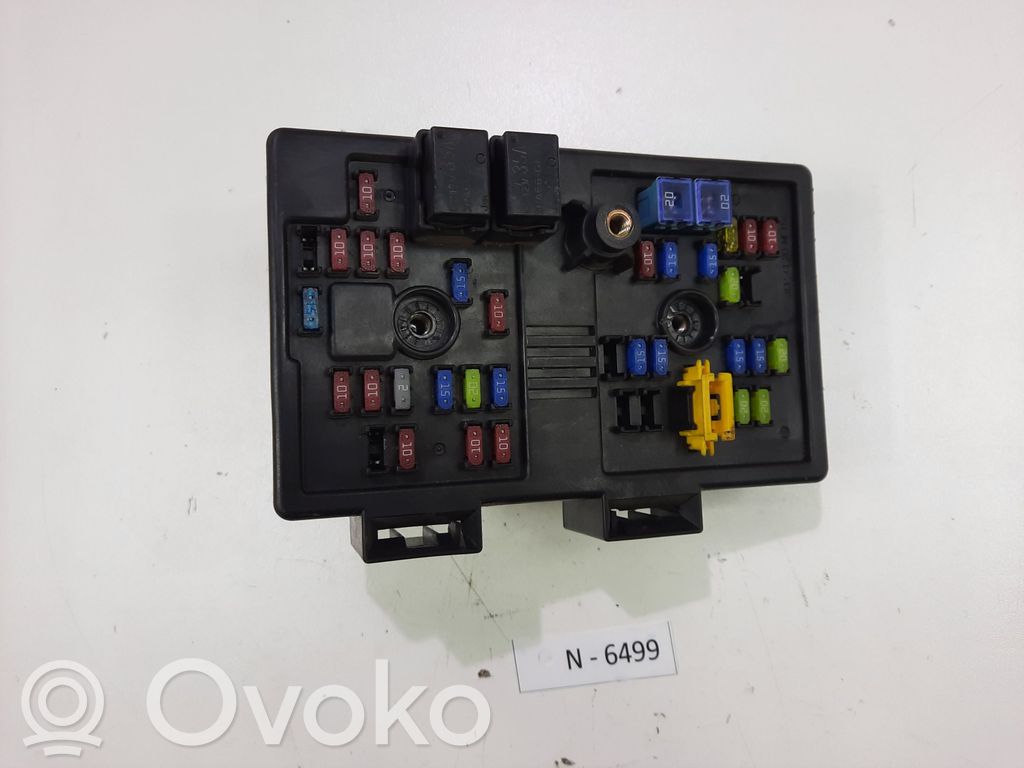 Chevrolet Captiva Saugiklių blokas 