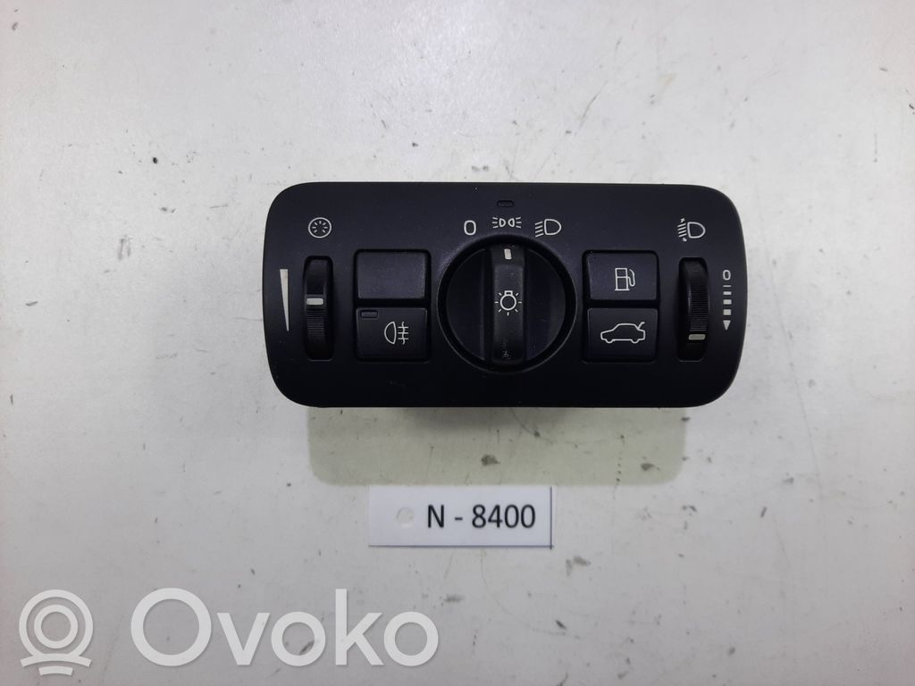 Light switch   30739413