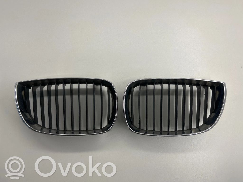BMW 1 E81 E87 Front bumper upper radiator grill 