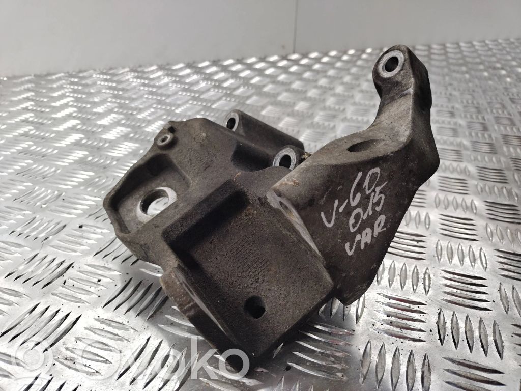 Volvo V60 Engine mounting bracket 