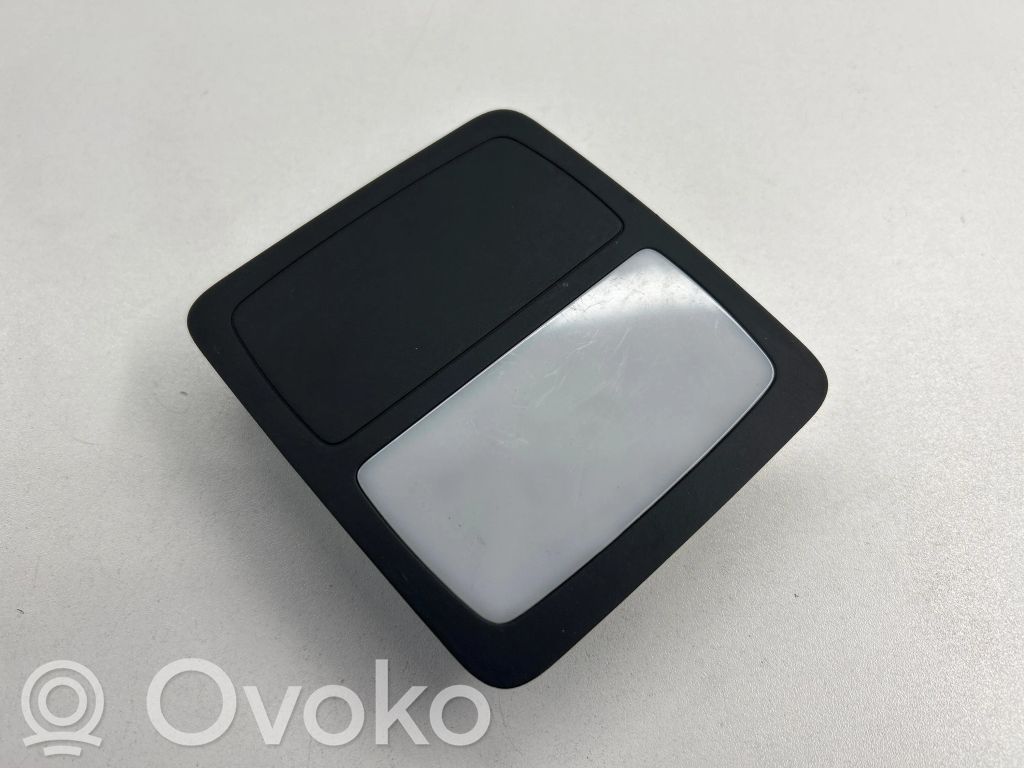 Audi Q7 4L Lampka podsufitki tylna 