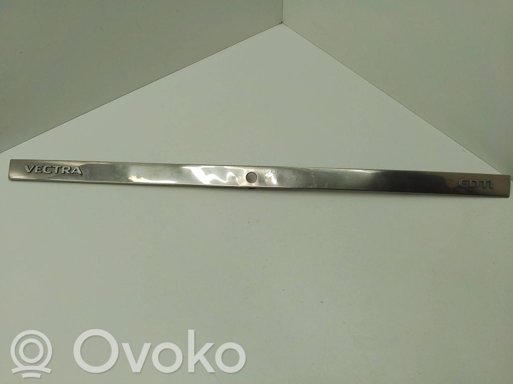 Opel Vectra C Moldura de la puerta trasera 