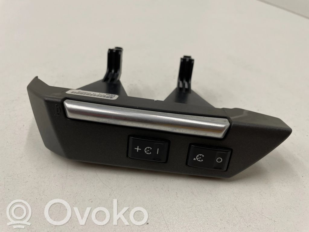 Land Rover Freelander 2 - LR2 Steering wheel buttons/switches 