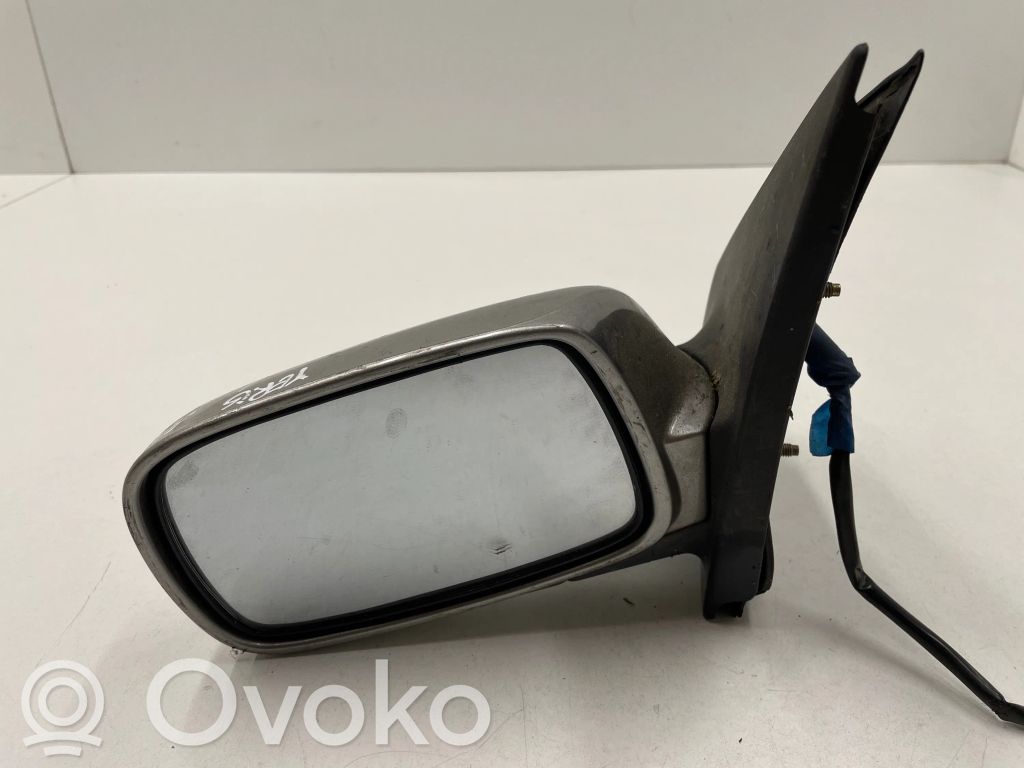 Toyota Yaris Elektryczne lusterko boczne drzwi przednich 