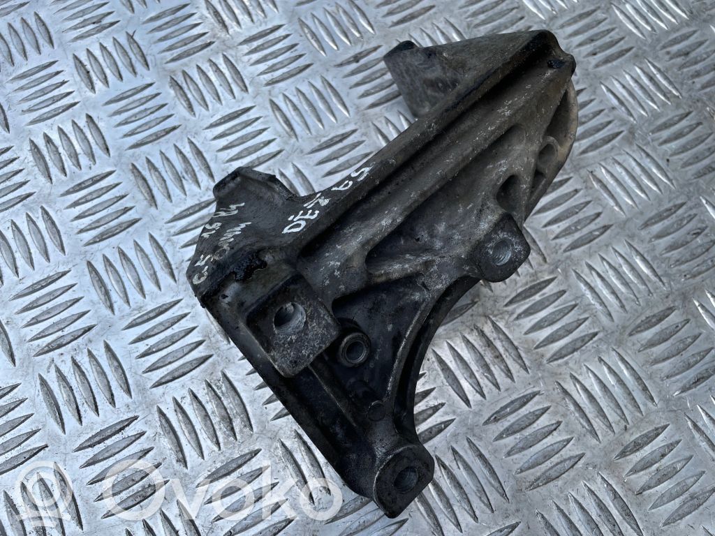 Citroen C5 Engine mounting bracket 
