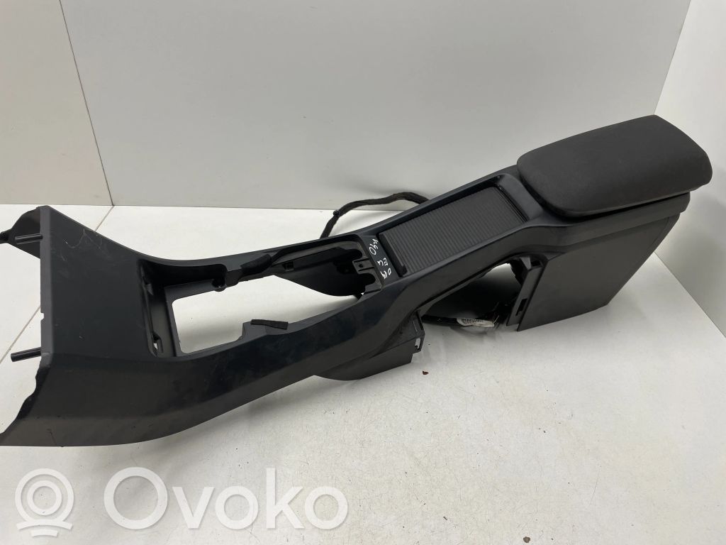 Volvo V40 Centrinė konsolė 
