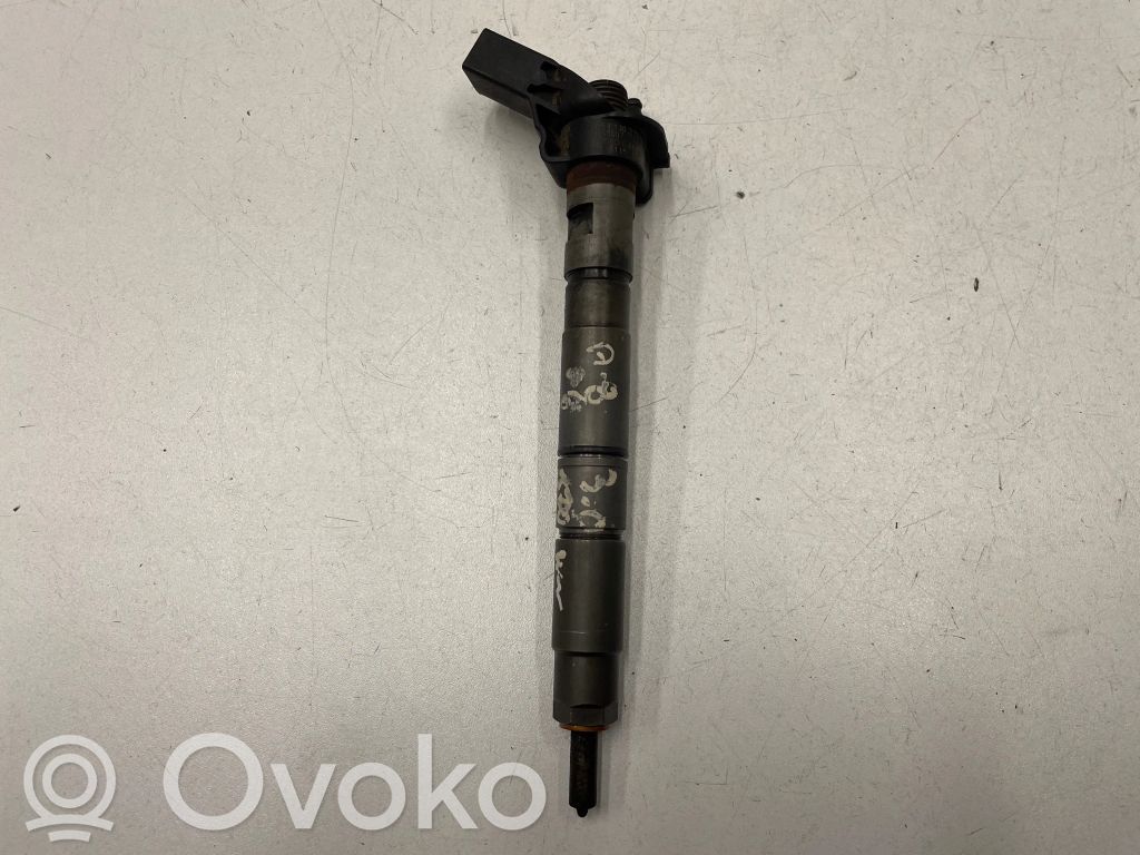 Audi A8 S8 D3 4E Fuel injector 