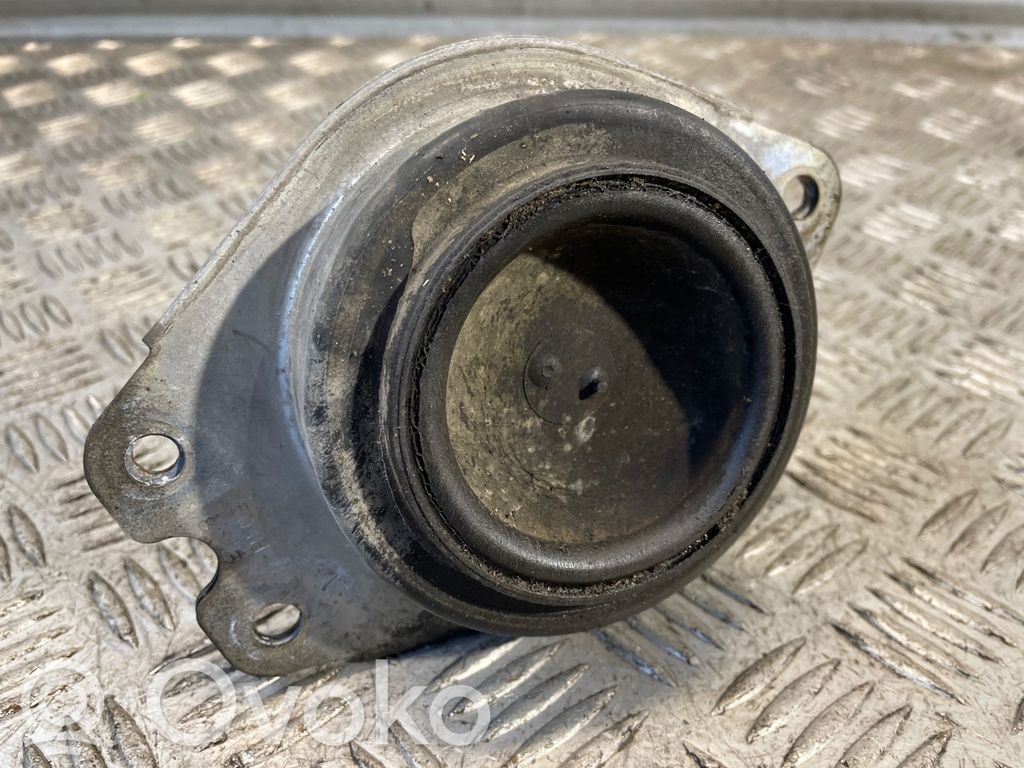 Engine mount bracket   8200181590