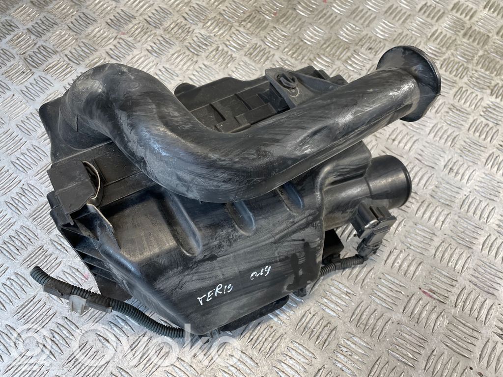 Toyota Yaris Obudowa filtra powietrza 