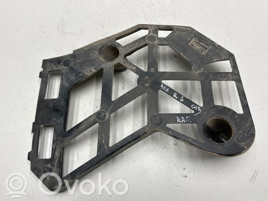 Peugeot 308 Soporte de montaje del parachoques trasero 