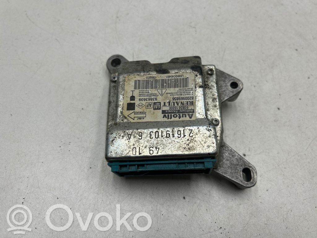 Opel Vivaro Airbag control unit/module 