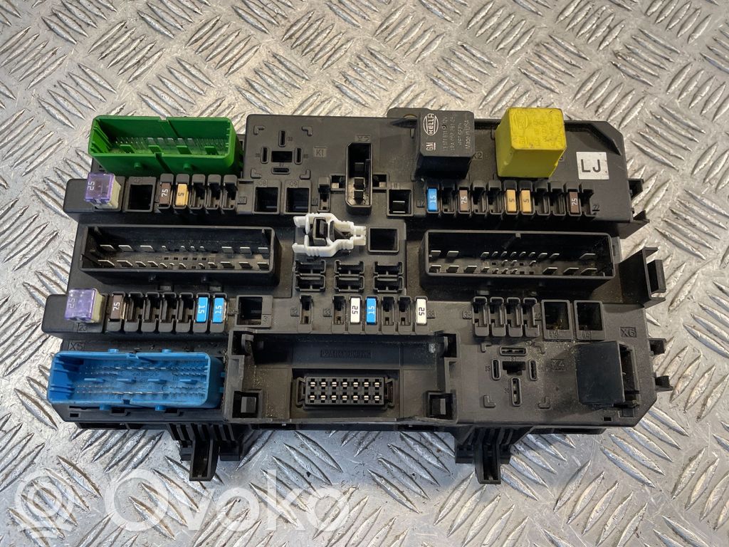 Opel Zafira B Módulo de fusible 