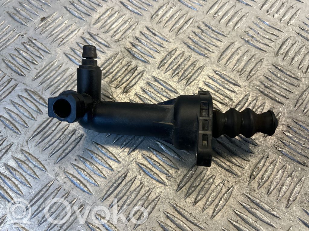 Seat Ibiza IV (6J,6P) Kytkimen apusylinteri 