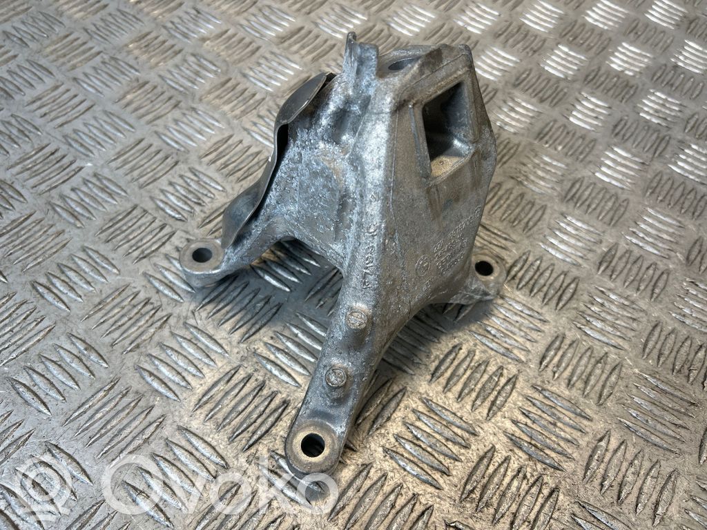 BMW 2 G42 Engine mounting bracket 