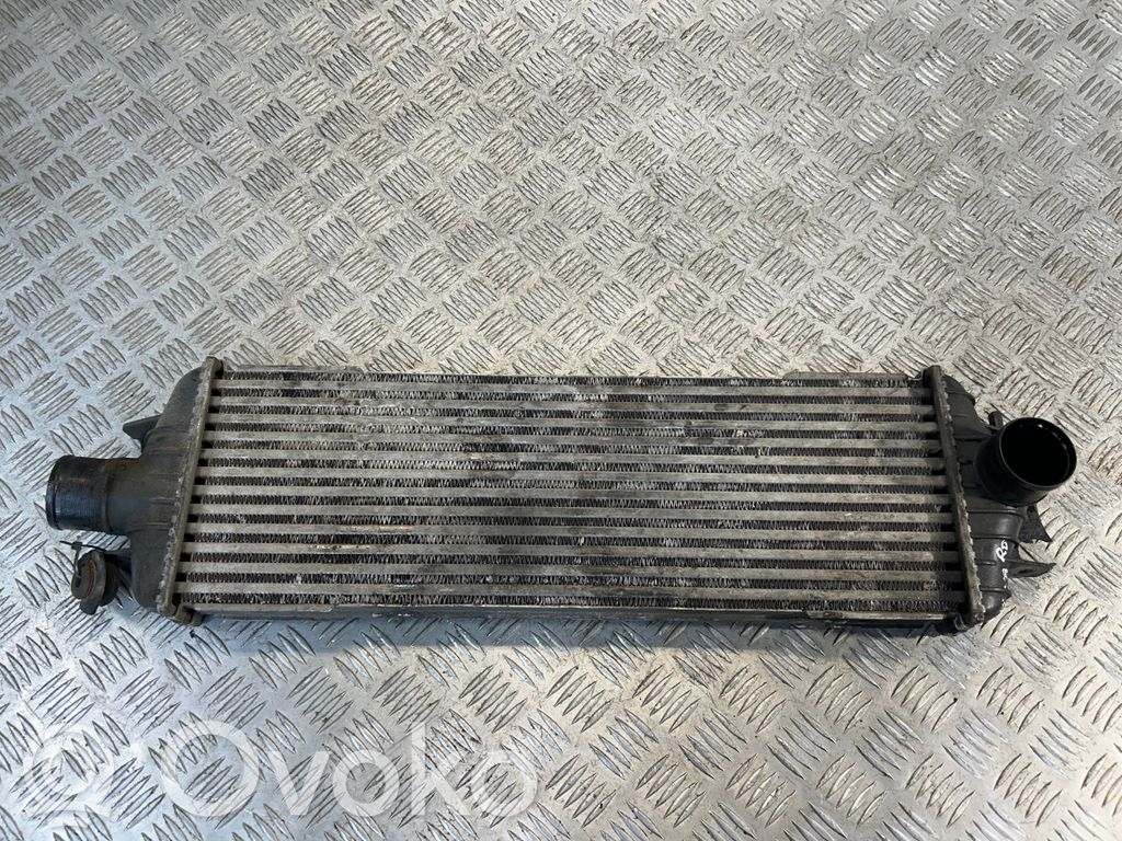 Opel Vivaro Intercooler radiator 