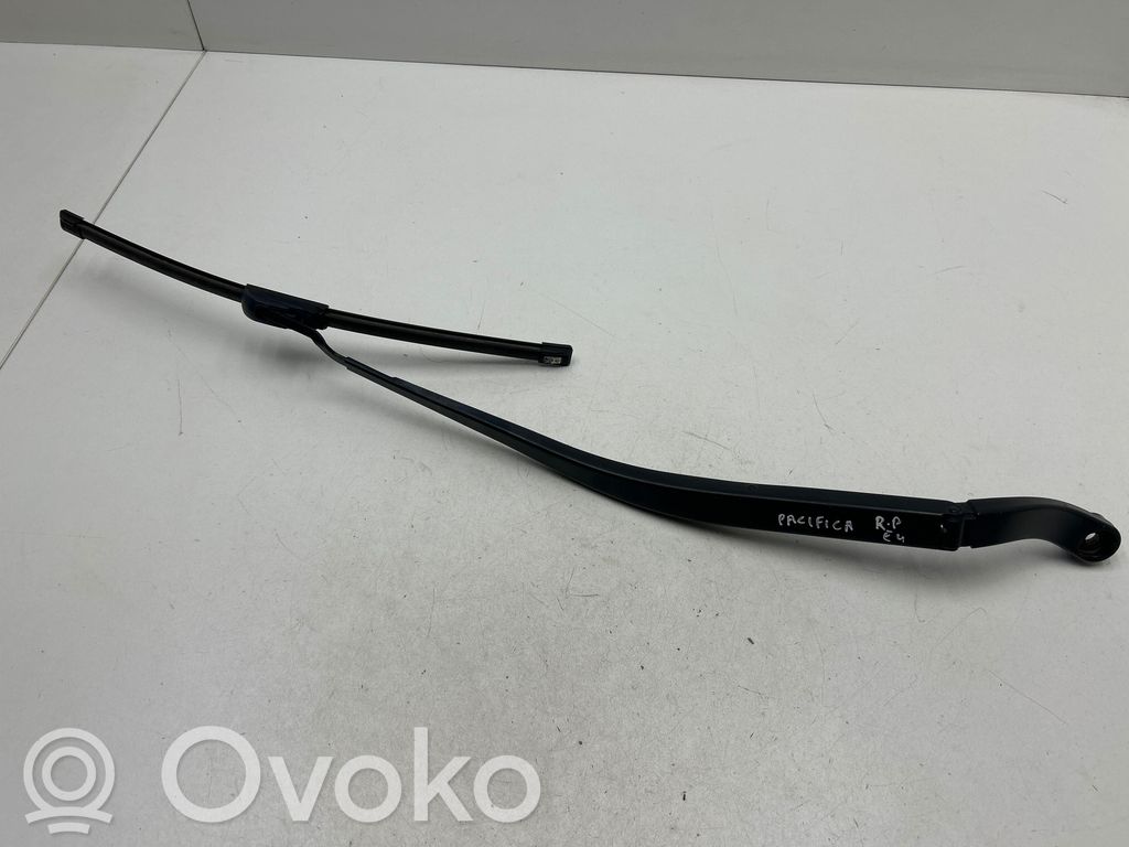 Chrysler Pacifica Windshield/front glass wiper blade 