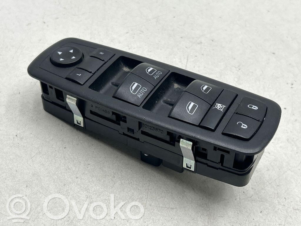 Electric window control switch   68262253AC,10123689