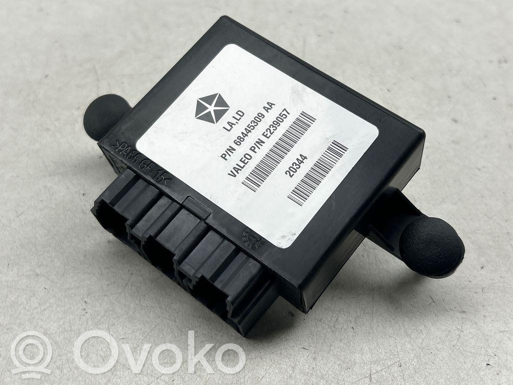 Dodge Charger Parkošanas (PDC) vadības bloks 