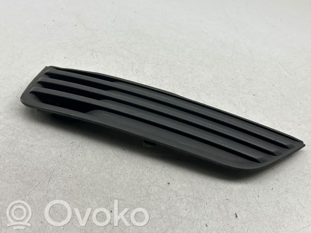 Ford Focus Front bumper lower grill 