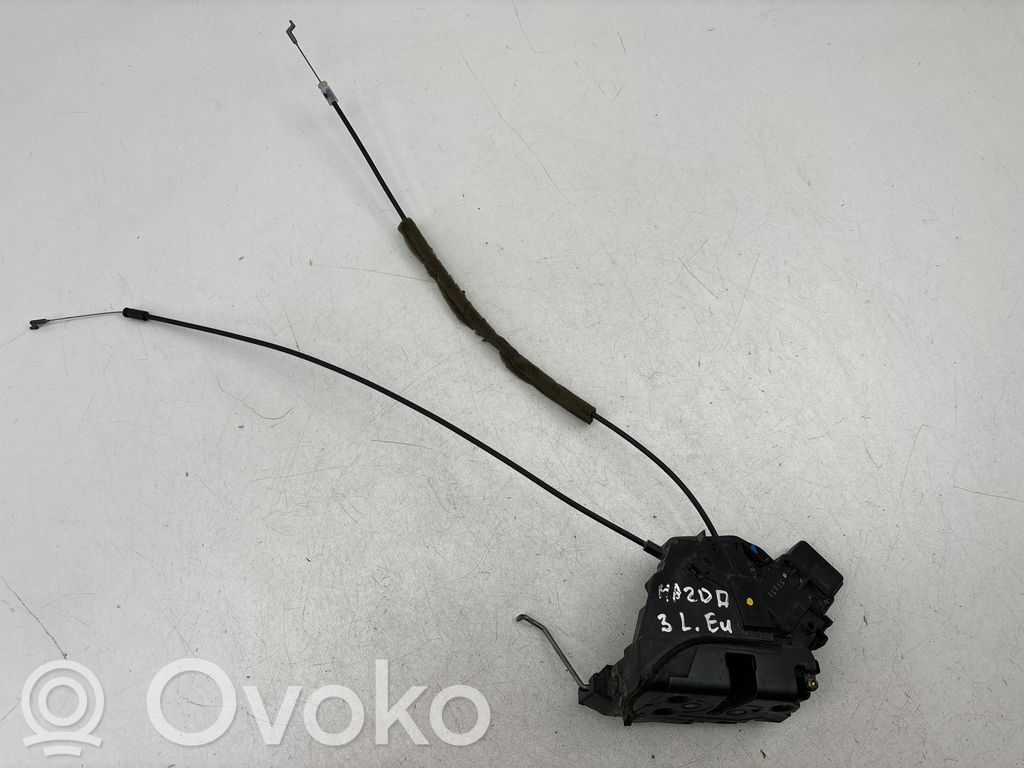 Mazda 3 I Priekšpusē slēdzene 