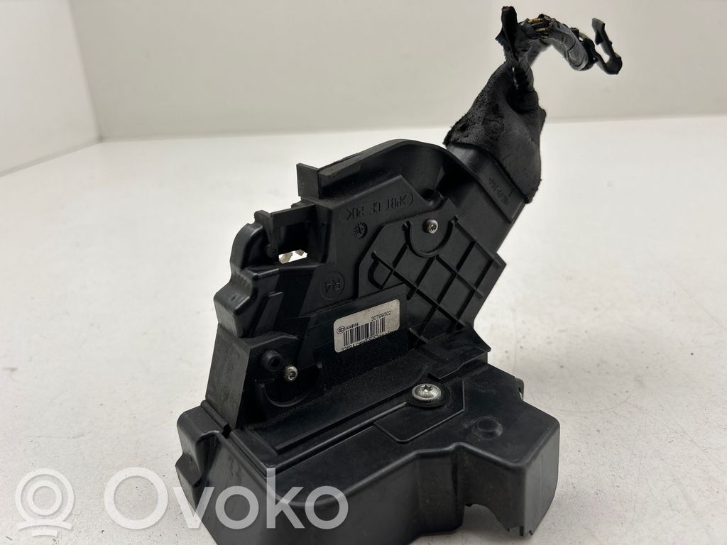 Volvo C30 Front door lock 