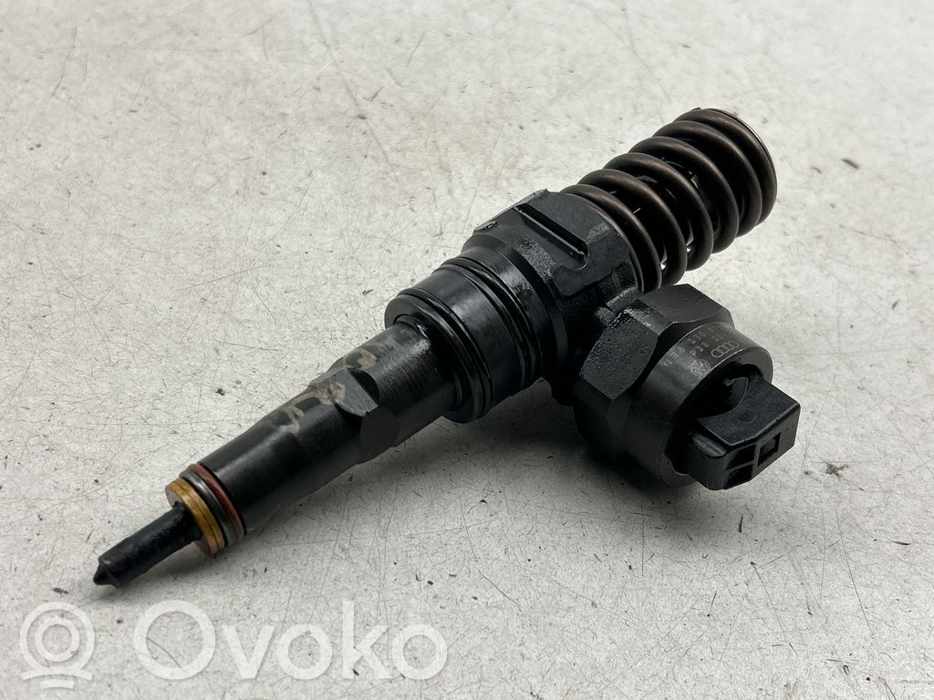 Audi A4 S4 B6 8E 8H Injector combustibil 