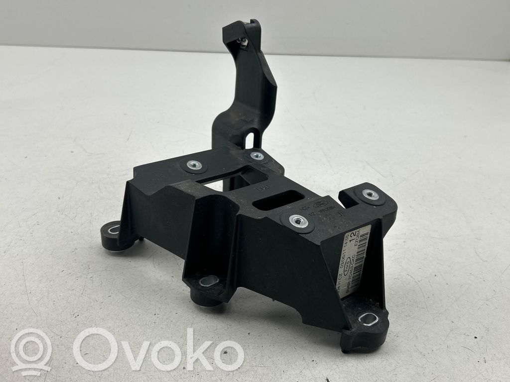 Ford Focus Gear shift cable bracket 