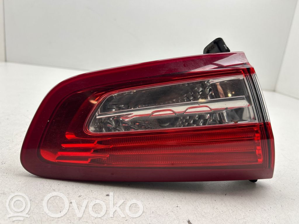 Lampy tylnej klapy bagażnika   26220112,9803168080,B81C0FERE