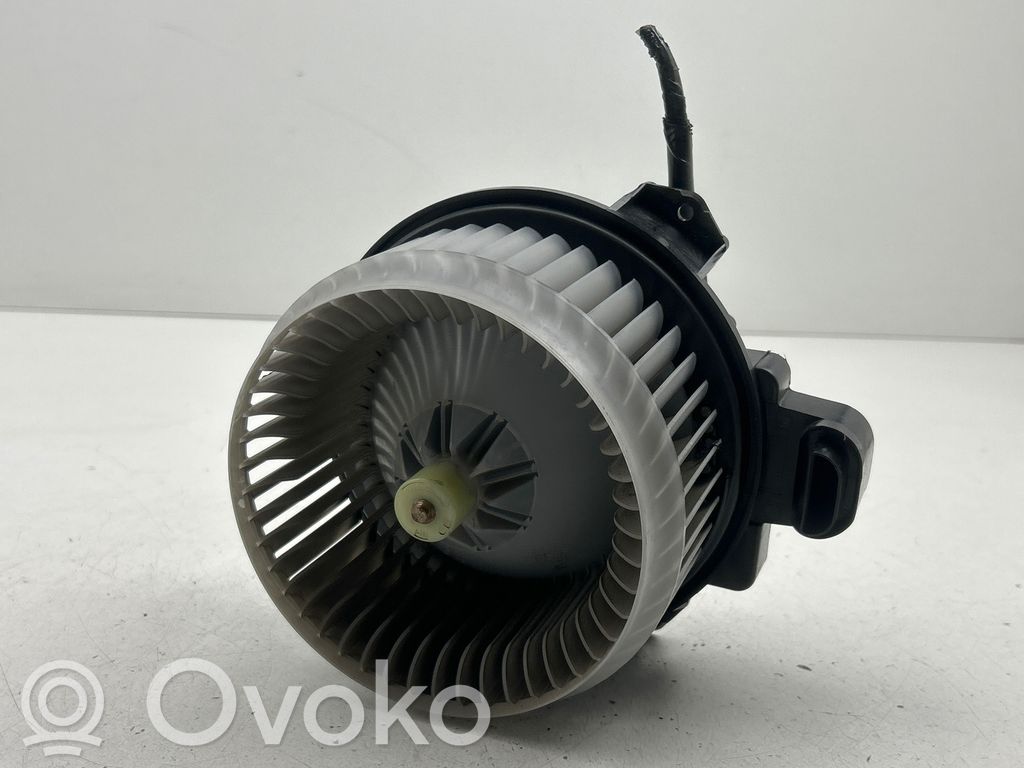 Toyota Auris E180 Mazā radiatora ventilators 