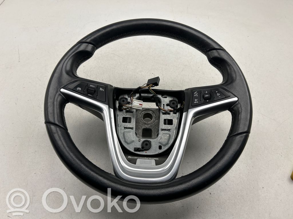 Opel Astra J Ohjauspyörä 