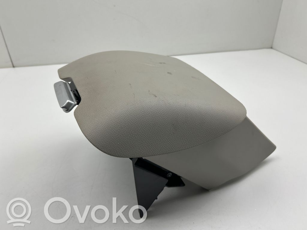 Chrysler Pacifica Glove box 