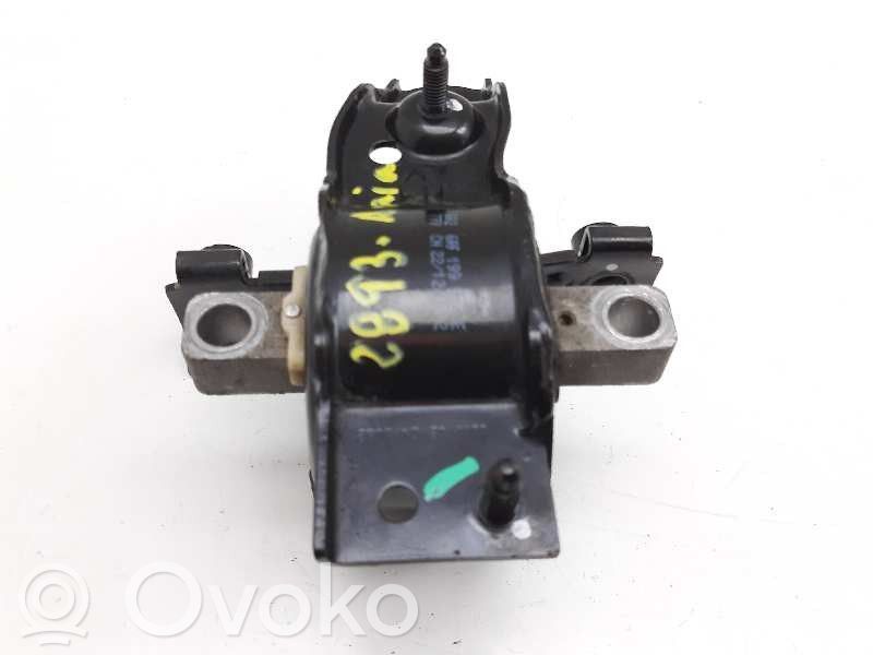 Engine mount bracket   6RF199555E