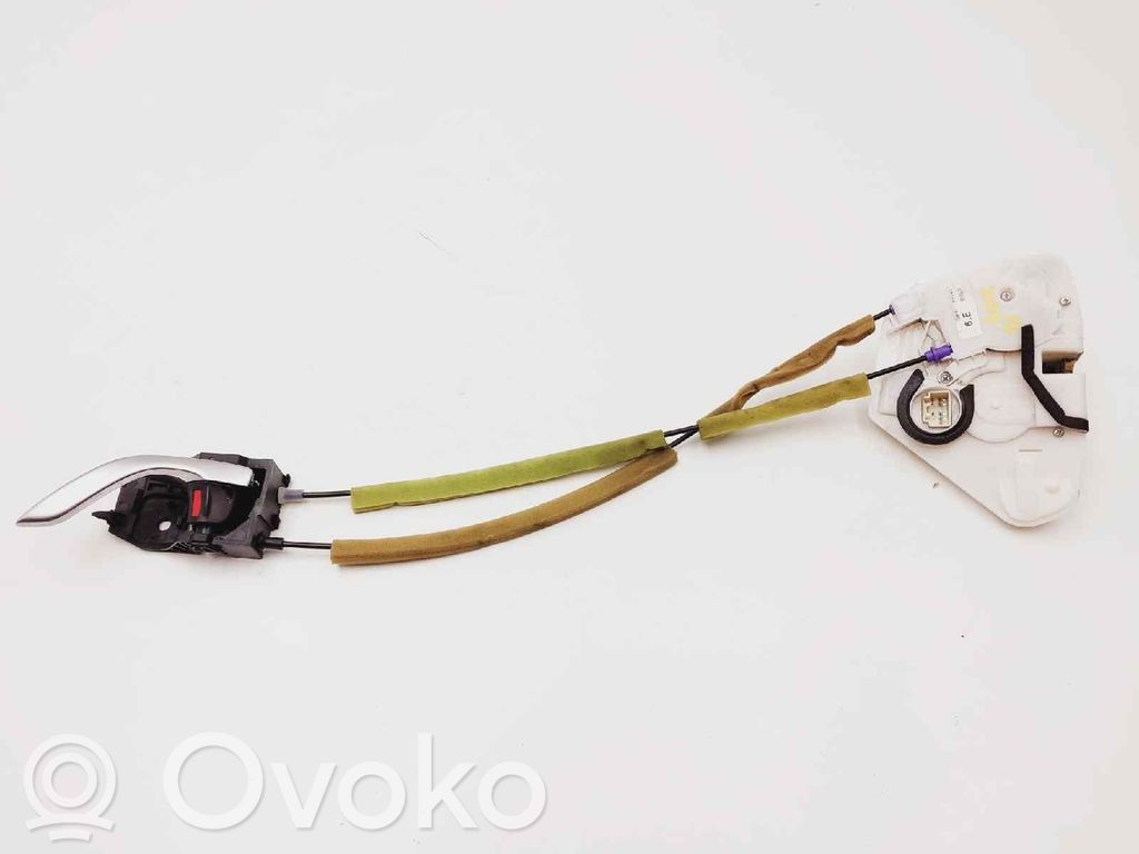 Mazda 3 II Priekšpusē slēdzene 