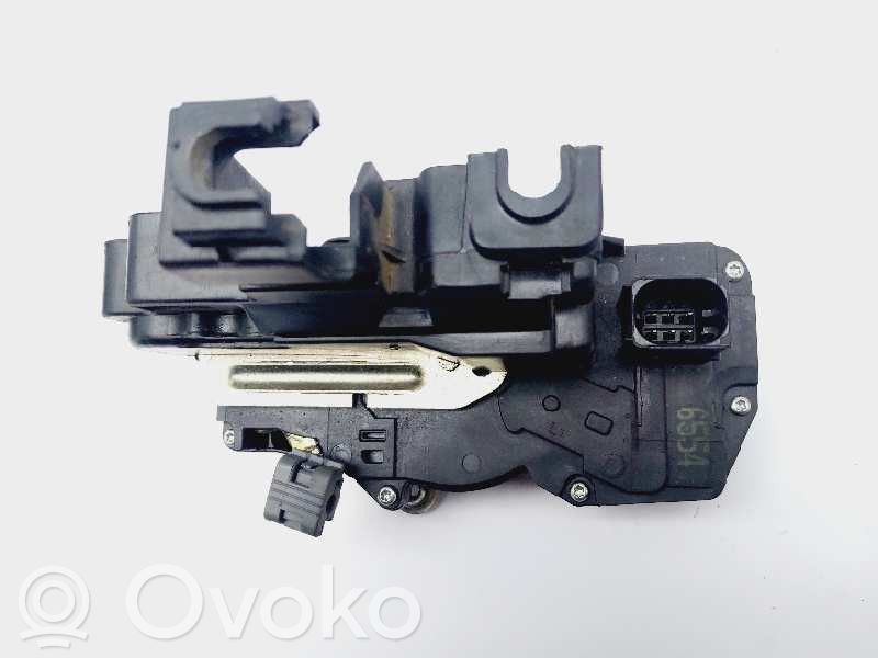 Chevrolet Captiva Priekšpusē slēdzene 
