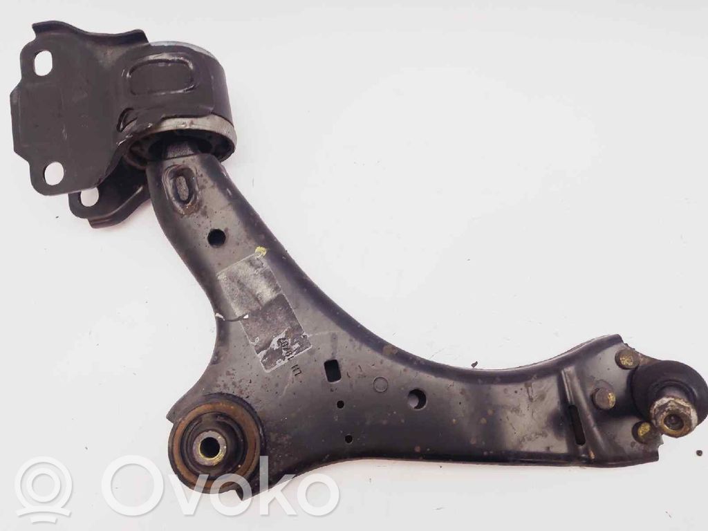 Ford Mondeo Mk III Wahacz przedni 