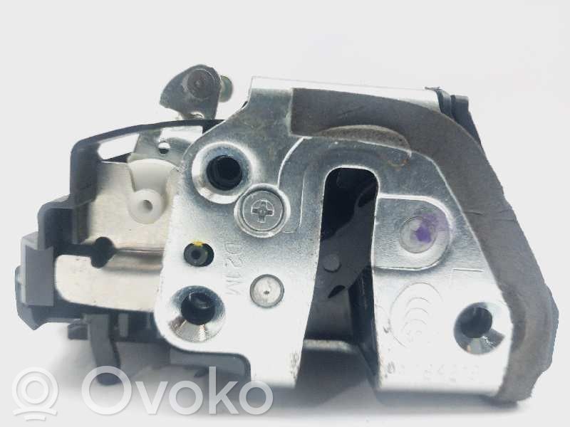 Toyota Verso Zamek drzwi tylnych 