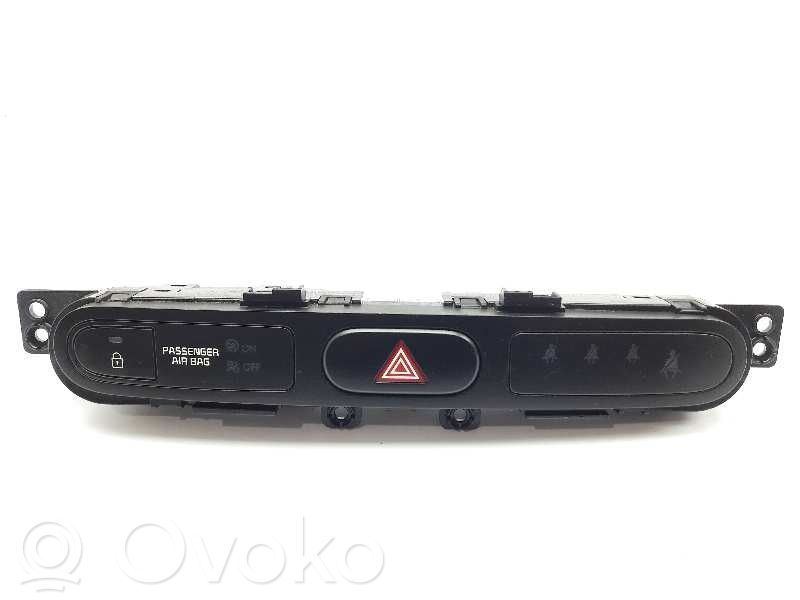KIA Carens III Botón interruptor de luz de peligro 