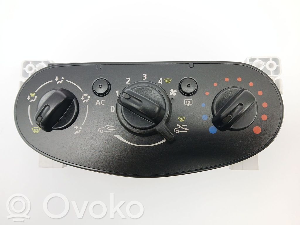Dacia Duster Climate control unit 
