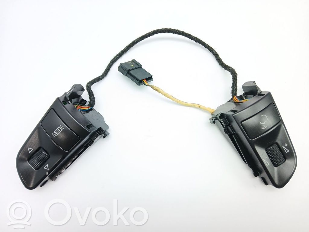 Audi A4 Allroad Steering wheel buttons/switches 