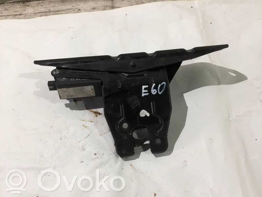 BMW 5 E60 E61 Takaluukun/tavaratilan lukon vastakappale 