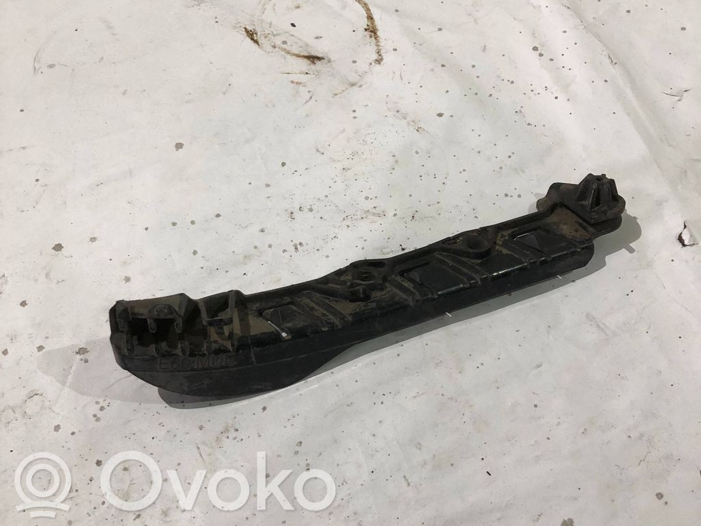 BMW 5 E60 E61 Aizmugurējā bufera montāžas kronšteins 