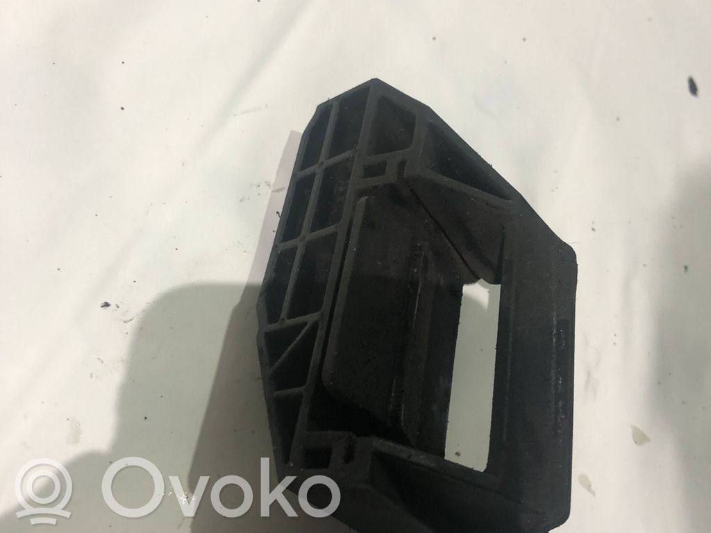 BMW 7 E65 E66 Support, fixation radiateur 