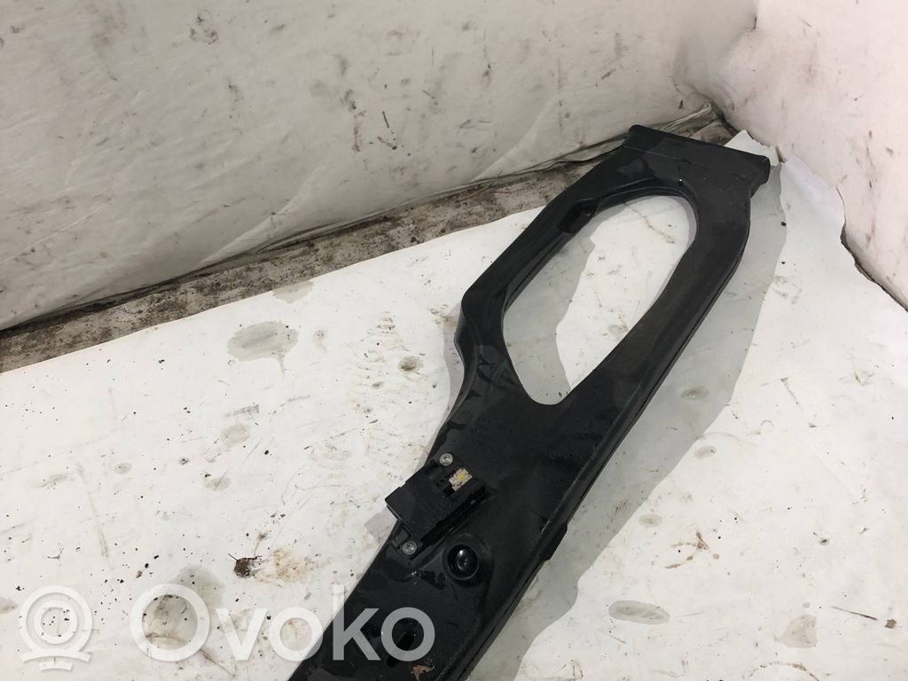 BMW 5 E60 E61 Välijäähdyttimen ilmanohjauksen ilmakanava 