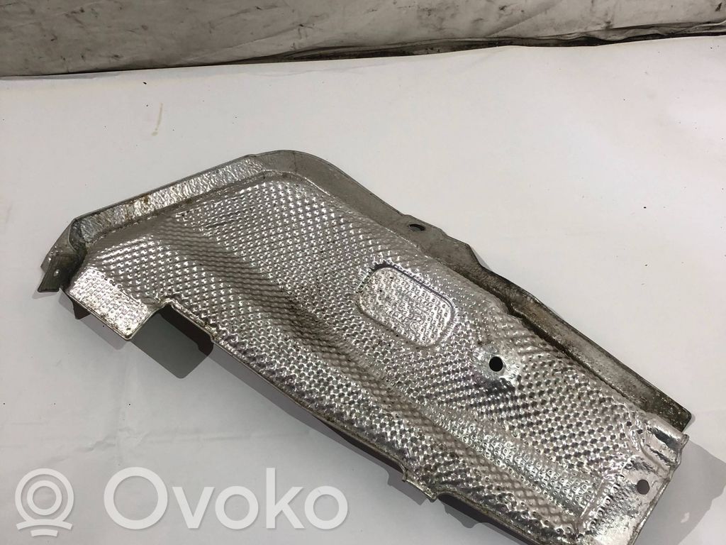 Moottoritilan lämpökilpi   790081104